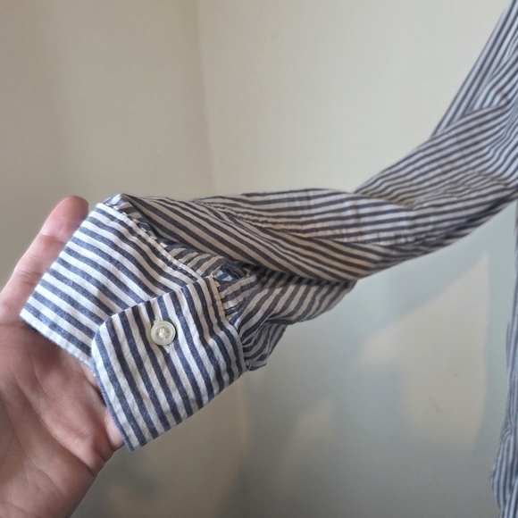 ⭐️40% Off⭐️ Old Navy The Classic Shirt in  Blue Stripe - Picture 6 of 14